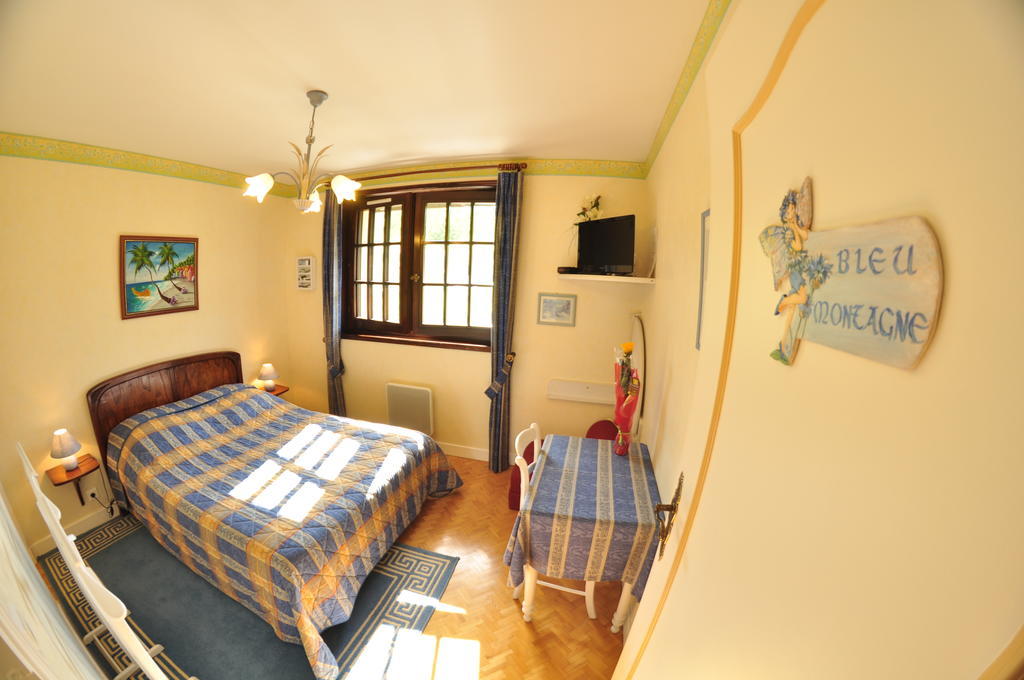 Hôtel-Logis La Coraline Gannat Quarto foto