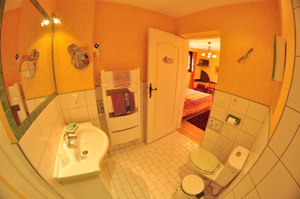 Hôtel-Logis La Coraline Gannat Quarto foto